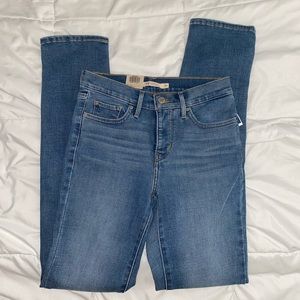 Levi jeans